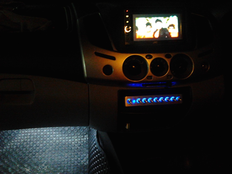 ชื่อ:  2012-09-18 19.52.37.jpg
ครั้ง: 1525
ขนาด:  130.4 กิโลไบต์