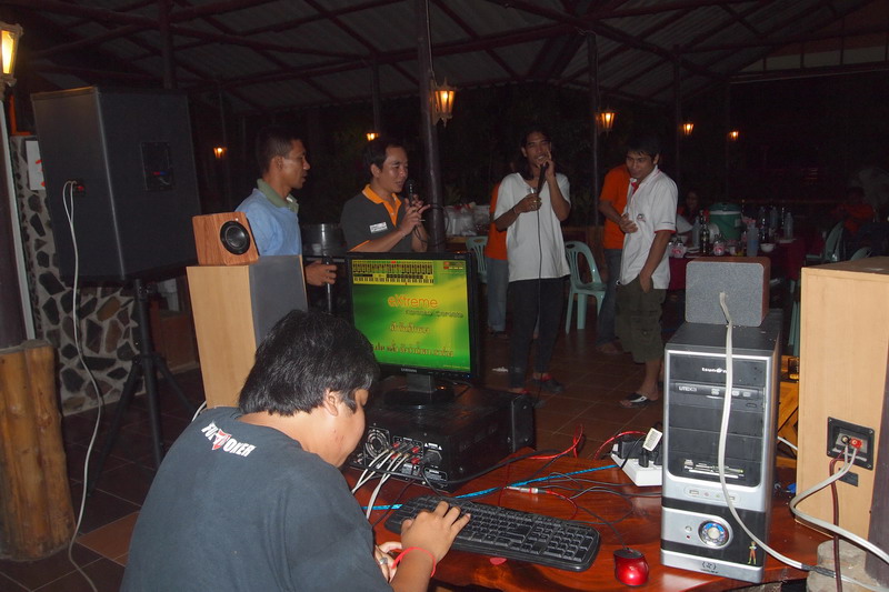 ชื่อ:  P9300470-1.jpg
ครั้ง: 211
ขนาด:  135.6 กิโลไบต์