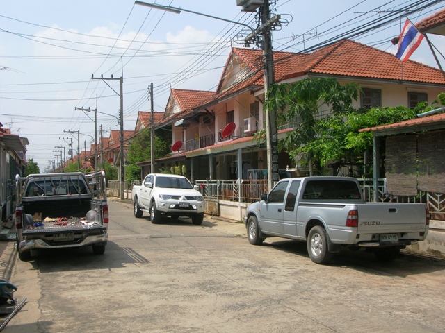 ชื่อ:  DSCN0265.JPG
ครั้ง: 2167
ขนาด:  186.8 กิโลไบต์