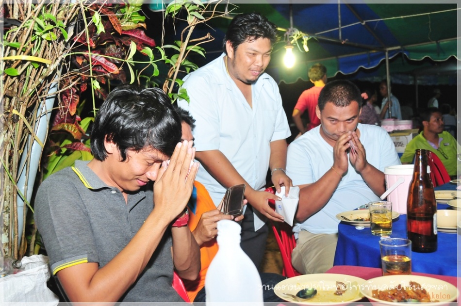 ชื่อ:  DSC_4261.jpg
ครั้ง: 263
ขนาด:  252.9 กิโลไบต์