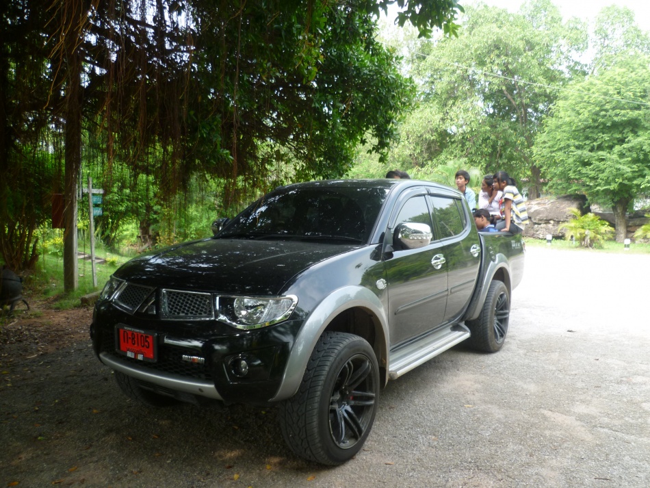 ชื่อ:  P1050136.jpg
ครั้ง: 554
ขนาด:  340.5 กิโลไบต์
