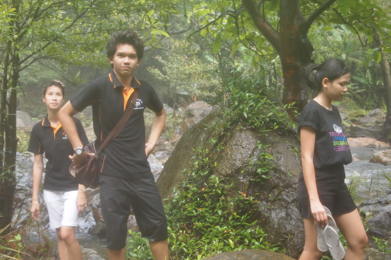ชื่อ:  P9300601-1.jpg
ครั้ง: 297
ขนาด:  168.1 กิโลไบต์