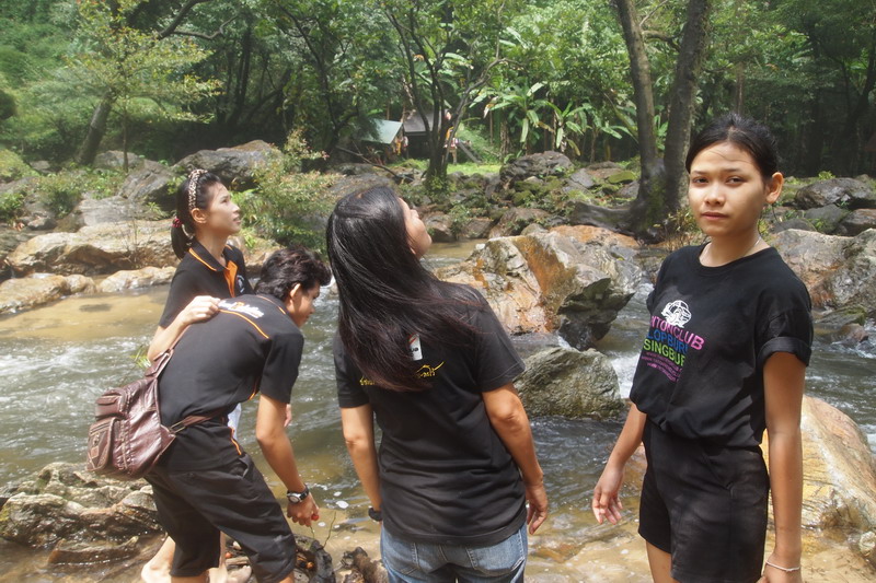 ชื่อ:  P9300614-1.jpg
ครั้ง: 284
ขนาด:  193.2 กิโลไบต์