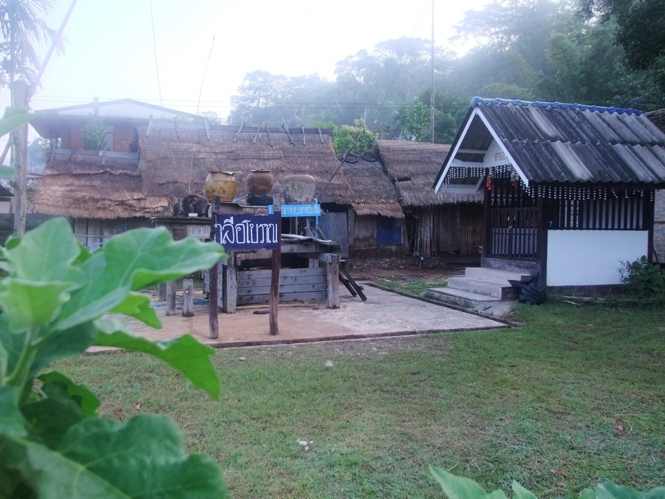 ชื่อ:  DSCF0512.jpg
ครั้ง: 455
ขนาด:  278.6 กิโลไบต์