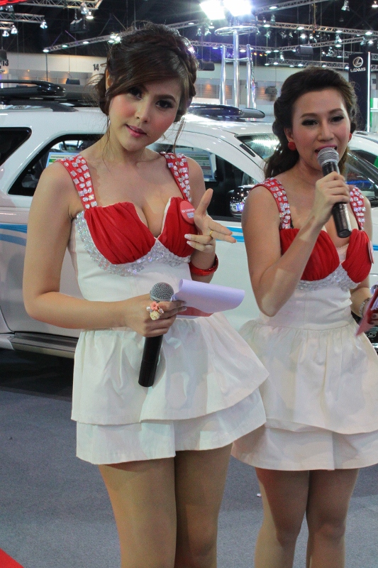 ชื่อ:  IMG_9823 (533x800).jpg
ครั้ง: 428
ขนาด:  300.4 กิโลไบต์
