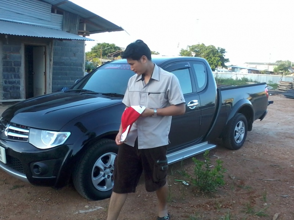 ชื่อ:  20120721_180818.jpg
ครั้ง: 1673
ขนาด:  205.8 กิโลไบต์