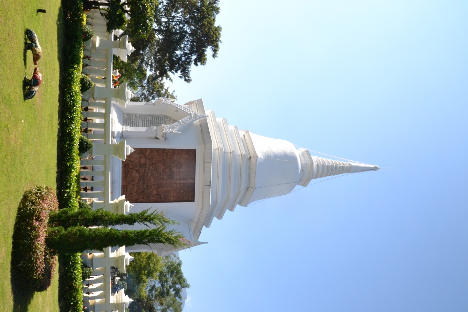 ชื่อ:  DSC_1235.jpg
ครั้ง: 403
ขนาด:  184.0 กิโลไบต์