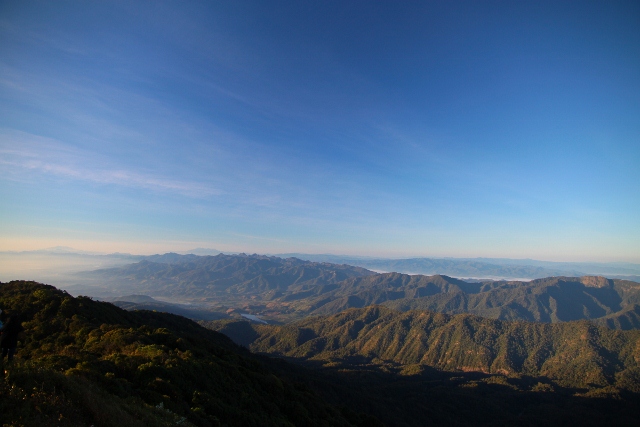 ชื่อ:  IMG_0847 (640x427).jpg
ครั้ง: 1104
ขนาด:  143.8 กิโลไบต์