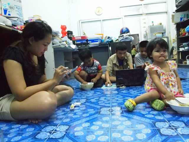 ชื่อ:  PC292989 (640x480).jpg
ครั้ง: 253
ขนาด:  249.1 กิโลไบต์