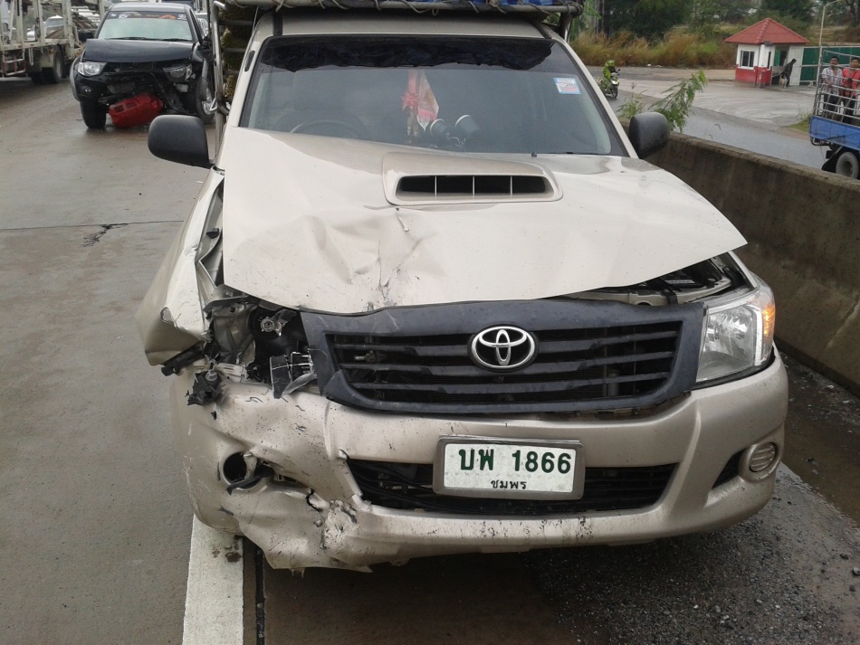 ชื่อ:  2013-01-31 14.56.23.jpg
ครั้ง: 1041
ขนาด:  238.8 กิโลไบต์