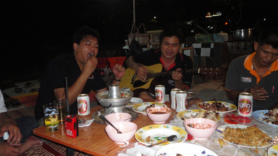 ชื่อ:  DSC02359.jpg
ครั้ง: 172
ขนาด:  176.3 กิโลไบต์