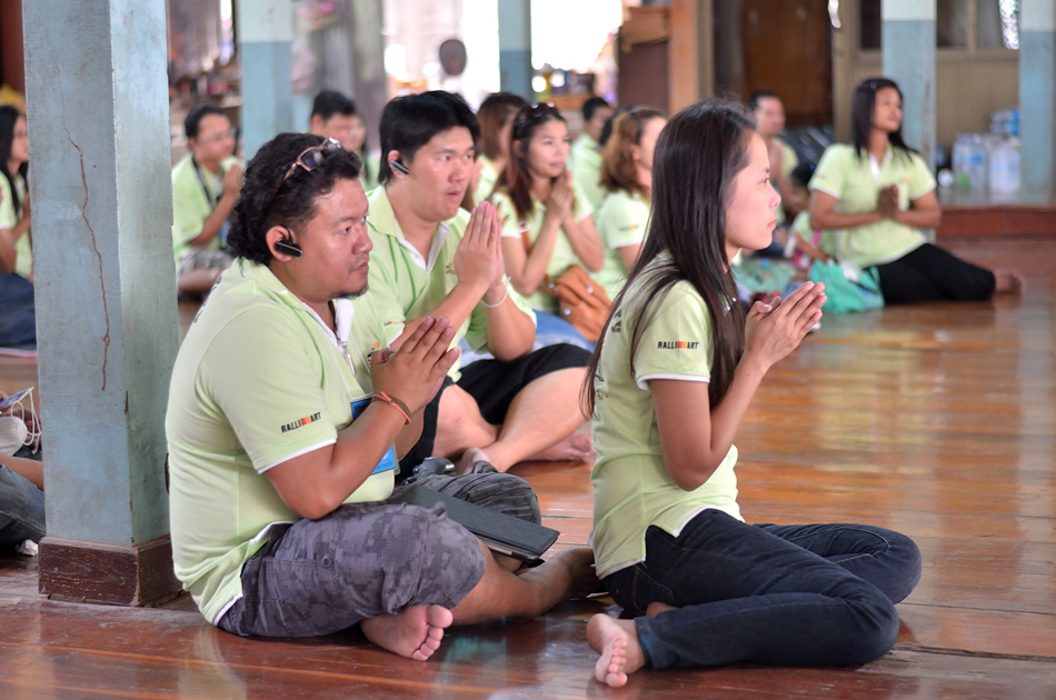 ชื่อ:  DSC_1960.jpg
ครั้ง: 241
ขนาด:  203.0 กิโลไบต์