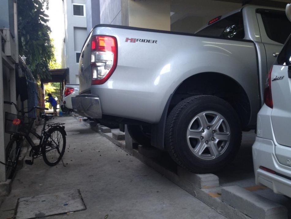 ชื่อ:  734300_4576885621184_1711031537_n.jpg
ครั้ง: 850
ขนาด:  166.9 กิโลไบต์