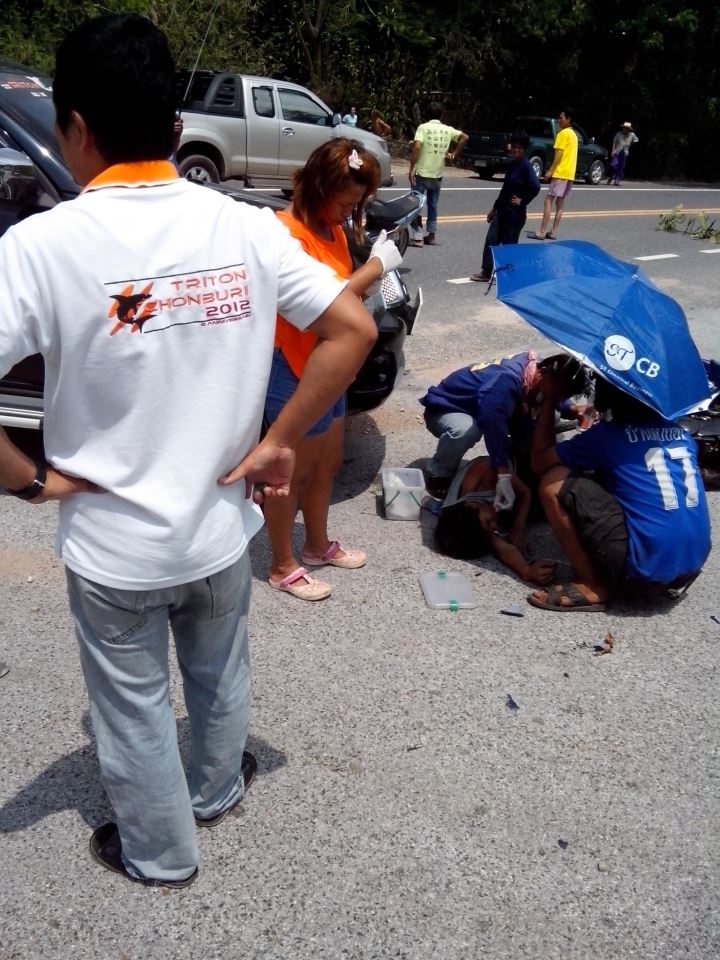 ชื่อ:  580480_504653756246961_481179061_n.jpg
ครั้ง: 745
ขนาด:  136.1 กิโลไบต์