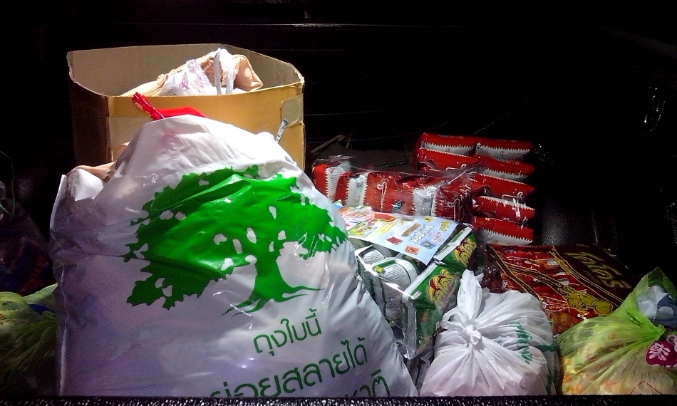 ชื่อ:  IMG_20130510_000438.jpg
ครั้ง: 227
ขนาด:  198.1 กิโลไบต์