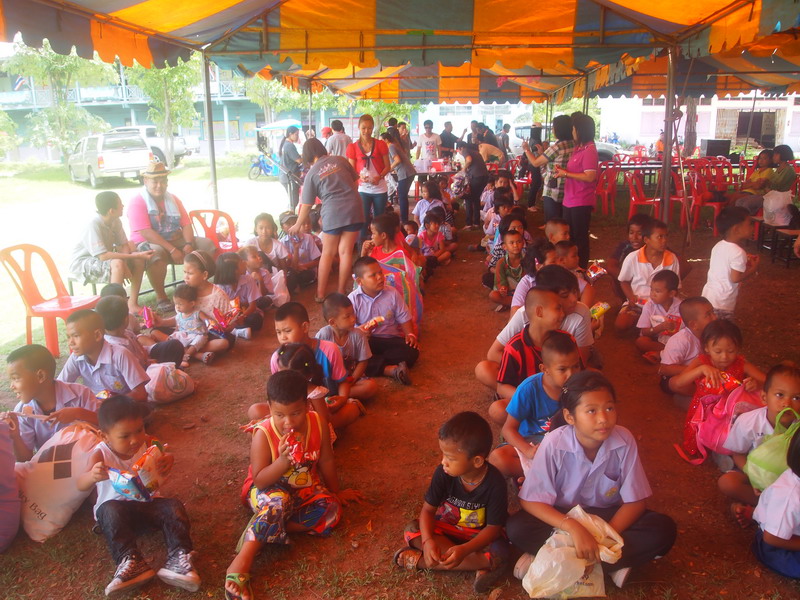 ชื่อ:  P5112149_resize.JPG
ครั้ง: 302
ขนาด:  205.9 กิโลไบต์