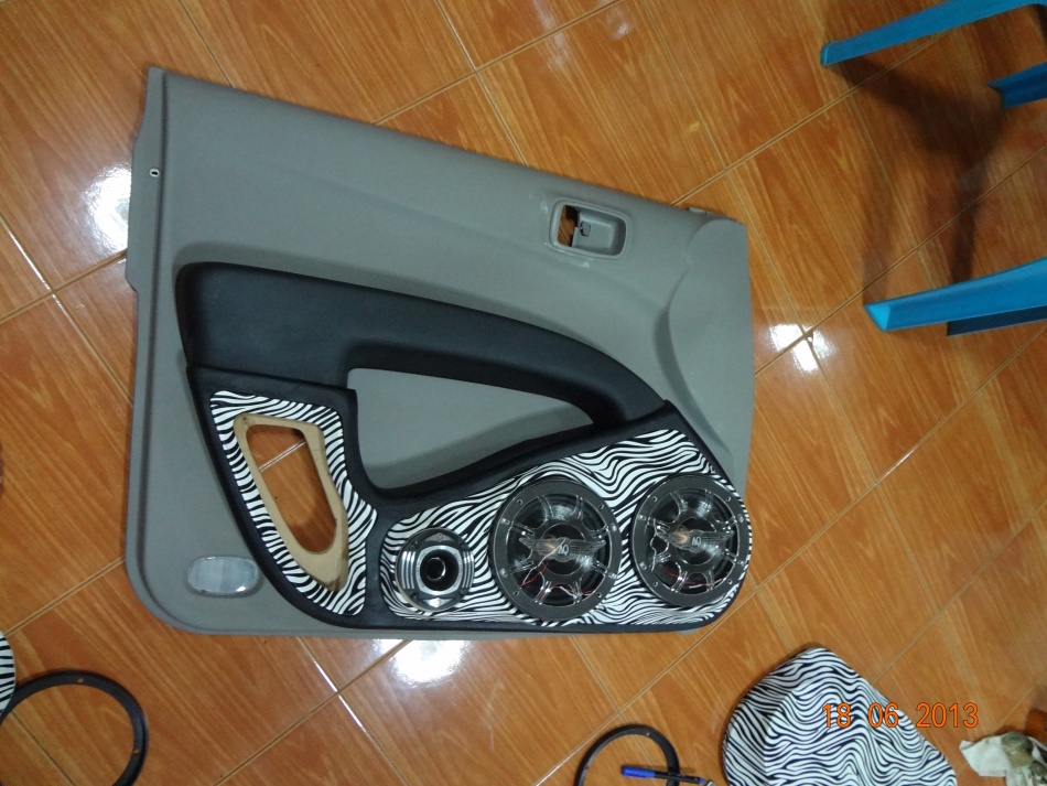 ชื่อ:  DSC06906.jpg
ครั้ง: 1550
ขนาด:  230.2 กิโลไบต์