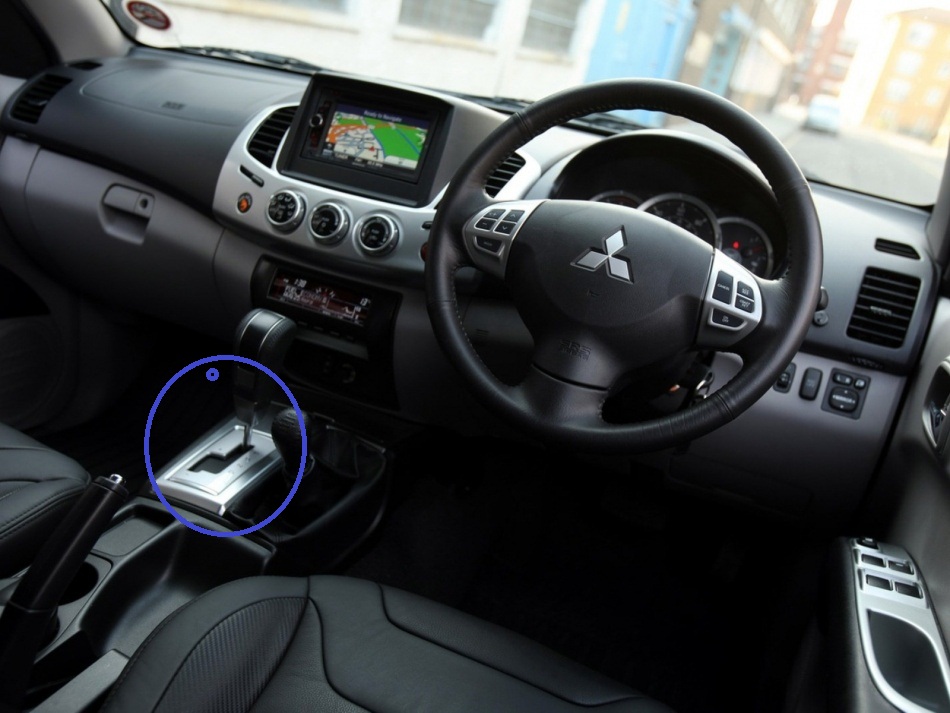 ชื่อ:  2012-Mitsubishi-L200-Barbarian-Black-Interior-10.jpg
ครั้ง: 1106
ขนาด:  151.2 กิโลไบต์