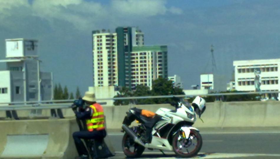 ชื่อ:  29062013498-001.jpg
ครั้ง: 750
ขนาด:  125.4 กิโลไบต์
