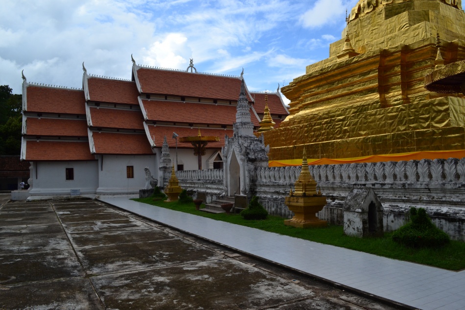 ชื่อ:  DSC_0454.jpg
ครั้ง: 1075
ขนาด:  249.9 กิโลไบต์