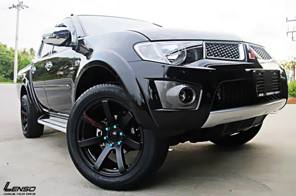 ชื่อ:  56927 Road&Terrain 7 CONCAVE vs Mitsubishi Triton by ทักษิณ&.jpg
ครั้ง: 18641
ขนาด:  168.4 กิโลไบต์
