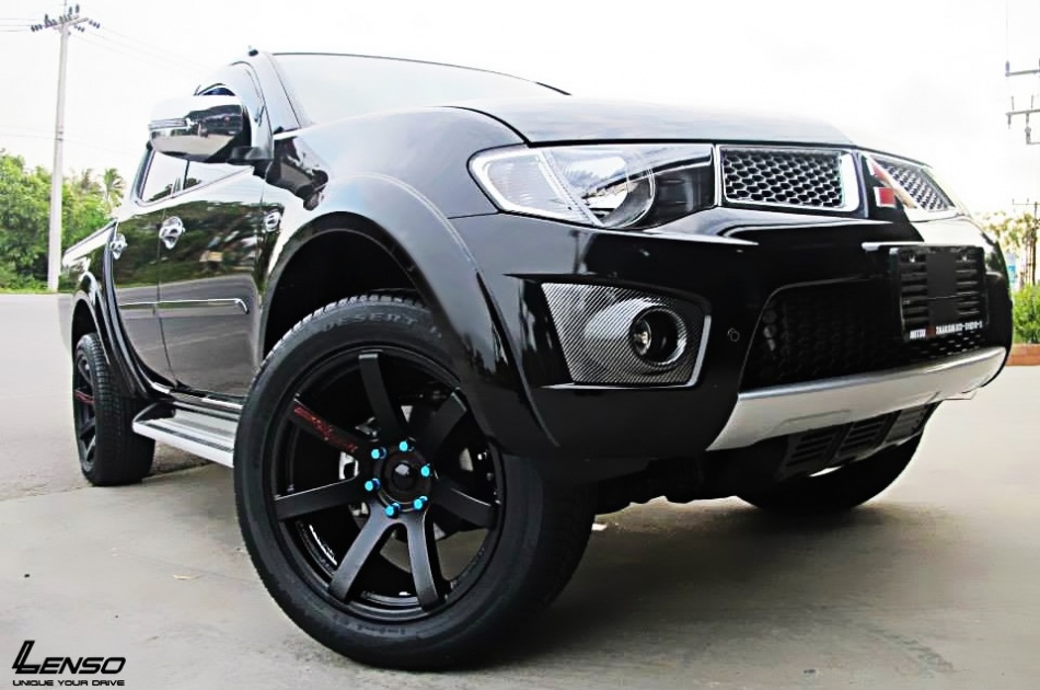 ชื่อ:  56927 Road&Terrain 7 CONCAVE vs Mitsubishi Triton by ทักษิณ&.jpg
ครั้ง: 18503
ขนาด:  168.4 กิโลไบต์