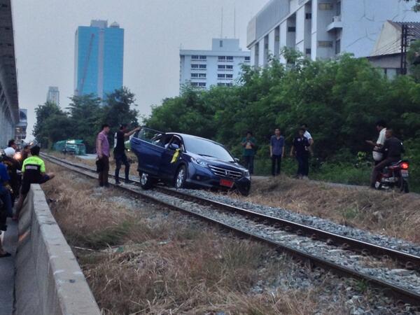 ชื่อ:  crv.jpg
ครั้ง: 619
ขนาด:  47.8 กิโลไบต์
