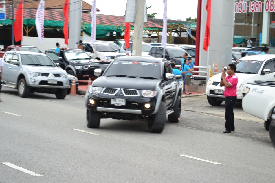 ชื่อ:  DSC_3357.jpg
ครั้ง: 664
ขนาด:  206.1 กิโลไบต์