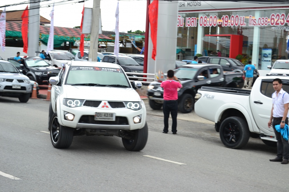 ชื่อ:  DSC_3359.jpg
ครั้ง: 625
ขนาด:  218.5 กิโลไบต์