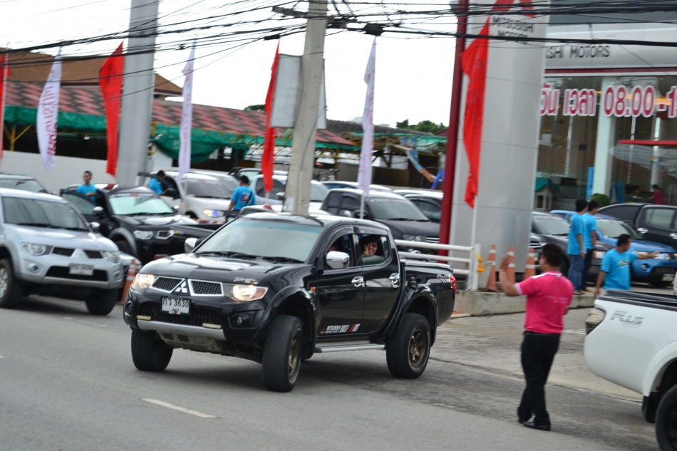 ชื่อ:  DSC_3360.jpg
ครั้ง: 620
ขนาด:  207.6 กิโลไบต์