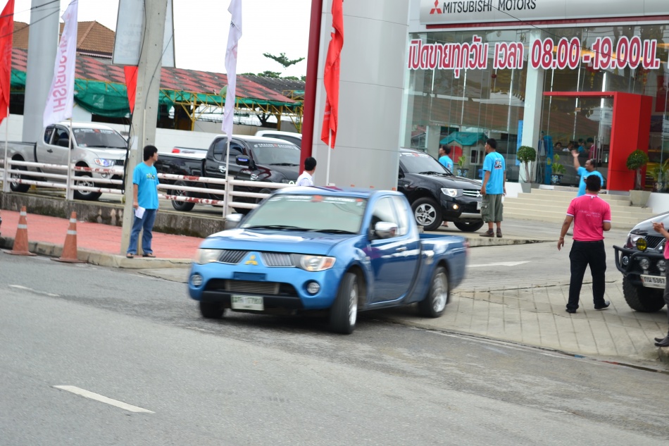 ชื่อ:  DSC_3384.jpg
ครั้ง: 581
ขนาด:  234.1 กิโลไบต์