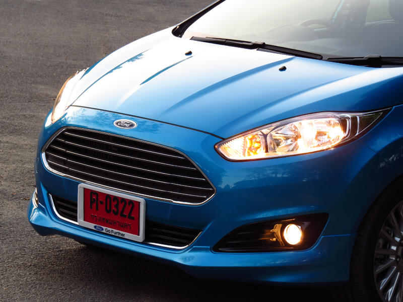 ชื่อ:  2013_11_11_Ford_Fiesta_EcoBoost_01.jpg
ครั้ง: 760
ขนาด:  167.3 กิโลไบต์