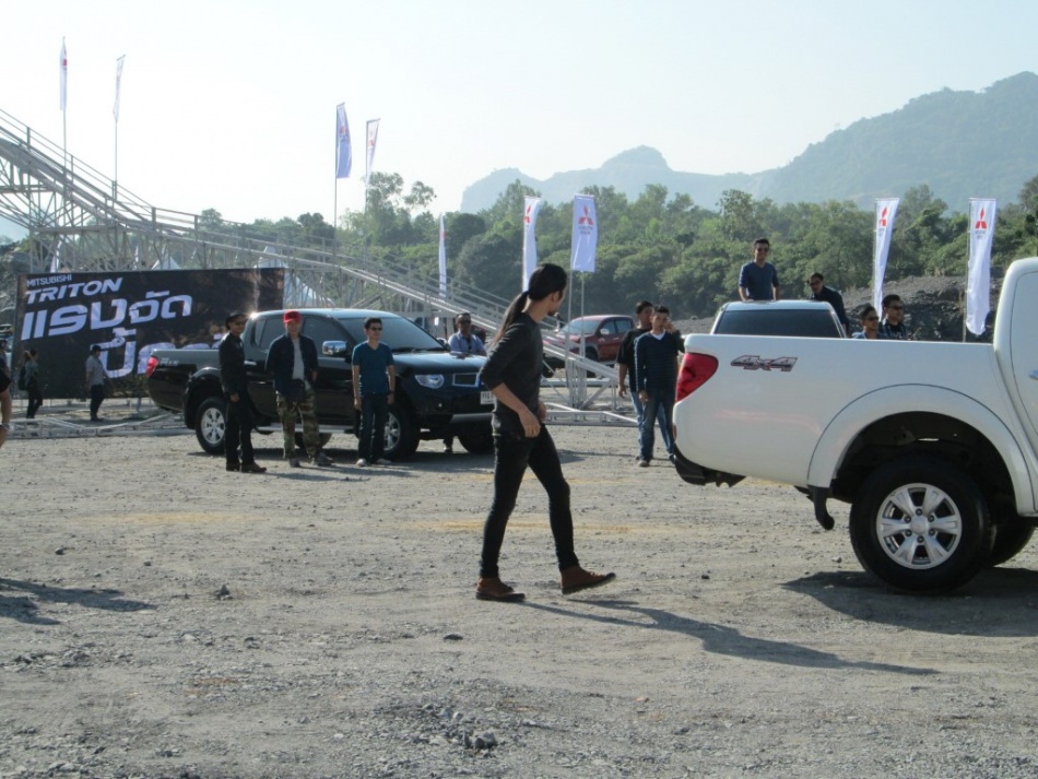 ชื่อ:  IMG_6939 (Medium).jpg
ครั้ง: 577
ขนาด:  238.8 กิโลไบต์