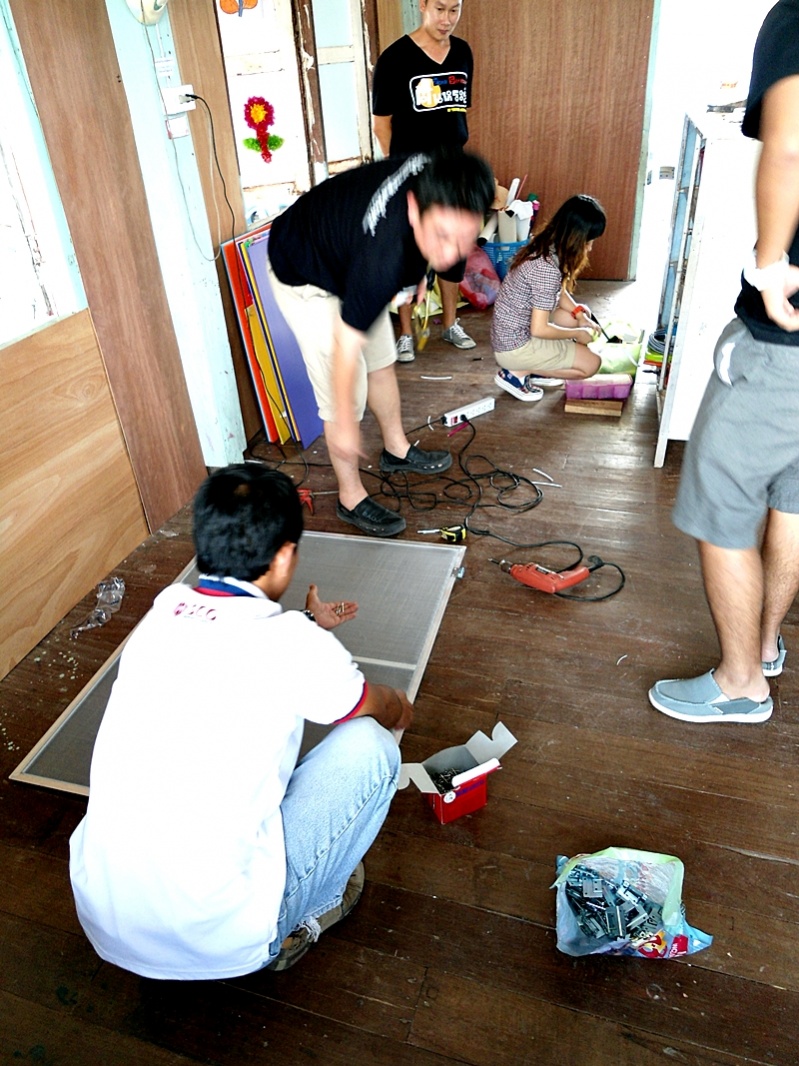 ชื่อ:  DSC02789.jpg
ครั้ง: 192
ขนาด:  315.6 กิโลไบต์