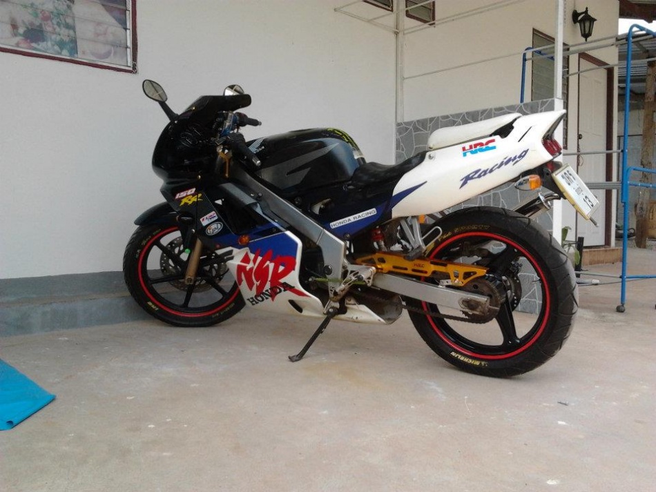 ชื่อ:  427437_326547154057680_1048728845_n.jpg
ครั้ง: 863
ขนาด:  201.7 กิโลไบต์