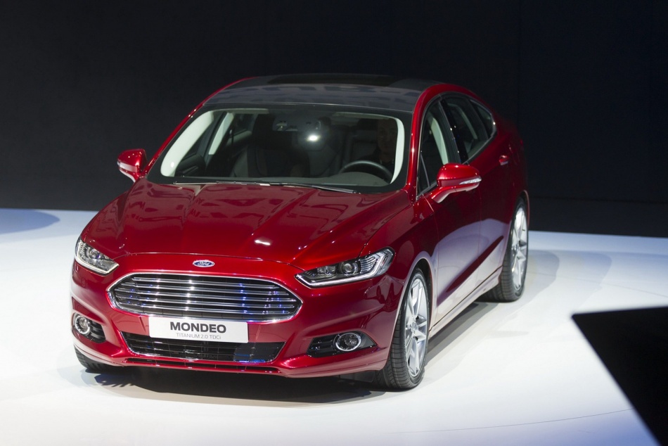 ชื่อ:  Ford-Mondeo-Carscoop-E92.jpg
ครั้ง: 475
ขนาด:  143.8 กิโลไบต์