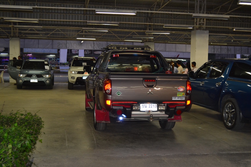 ชื่อ:  DSC_0801.jpg
ครั้ง: 770
ขนาด:  206.3 กิโลไบต์