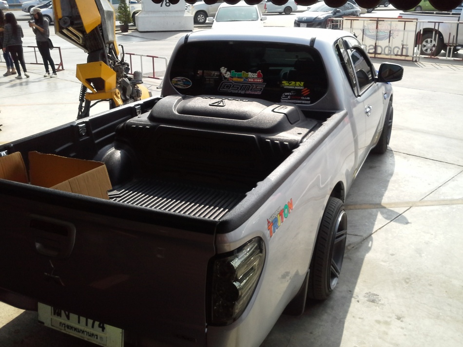 ชื่อ:  triton1.jpg
ครั้ง: 416
ขนาด:  210.7 กิโลไบต์