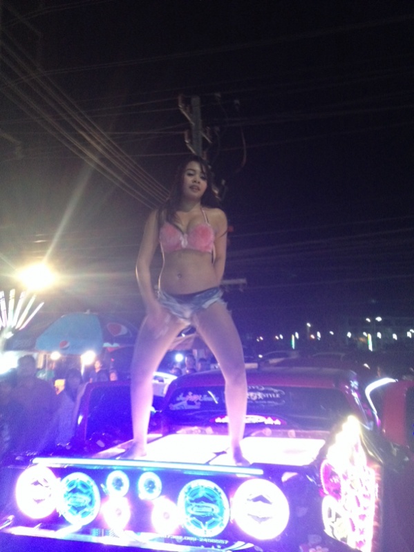 ชื่อ:  image-3353278880.jpg
ครั้ง: 225
ขนาด:  129.4 กิโลไบต์