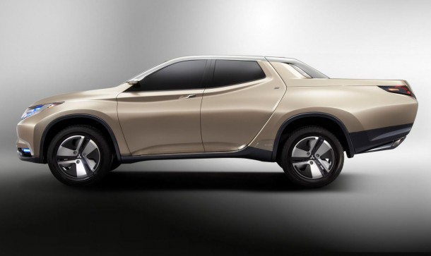 ชื่อ:  2013_mitsubishi_gr_hev_concept_triton_preview_05-0304-m-610x450.jpg
ครั้ง: 2842
ขนาด:  30.7 กิโลไบต์
