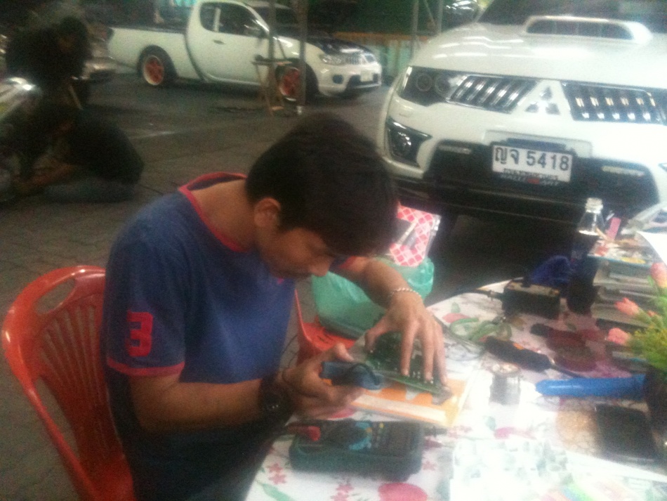 ชื่อ:  IMG_1500.jpg
ครั้ง: 802
ขนาด:  218.6 กิโลไบต์