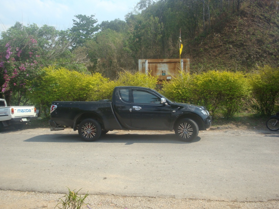 ชื่อ:  DSC09035.jpg
ครั้ง: 2434
ขนาด:  287.4 กิโลไบต์