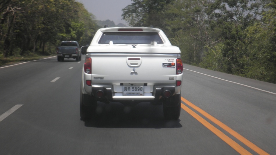 ชื่อ:  P4041072.jpg
ครั้ง: 343
ขนาด:  129.0 กิโลไบต์